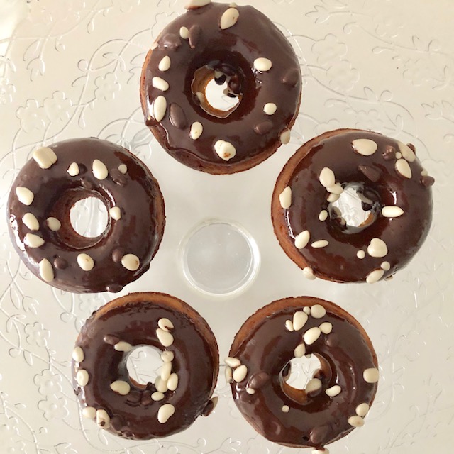 mini donuts integrales de espelta coco y chocolate